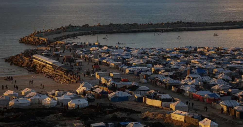 منخفض جوي عميق يضرب غزة الليلة ورياح قوية تصل لـ80 كم/ الساعة