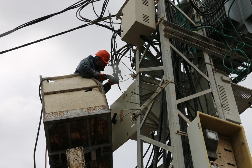 ردًا على كهرباء غزة: أبناء فارس أبو زايد توضح حقيقة مشروع إنارة شارع صلاح الدين