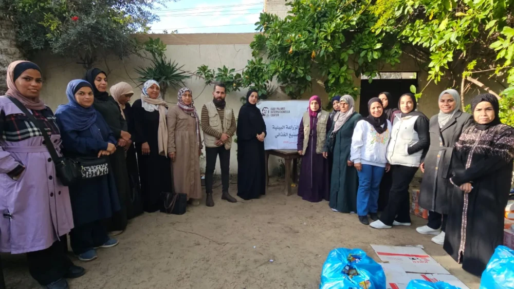 غزة: مركز الديمقراطية يختتم دورة الزراعة البيئية والتصنيع الغذائي للسيدات