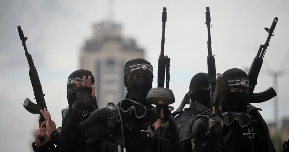 إسرائيل تمهل “حماس” شهرين لنزع سلاحها