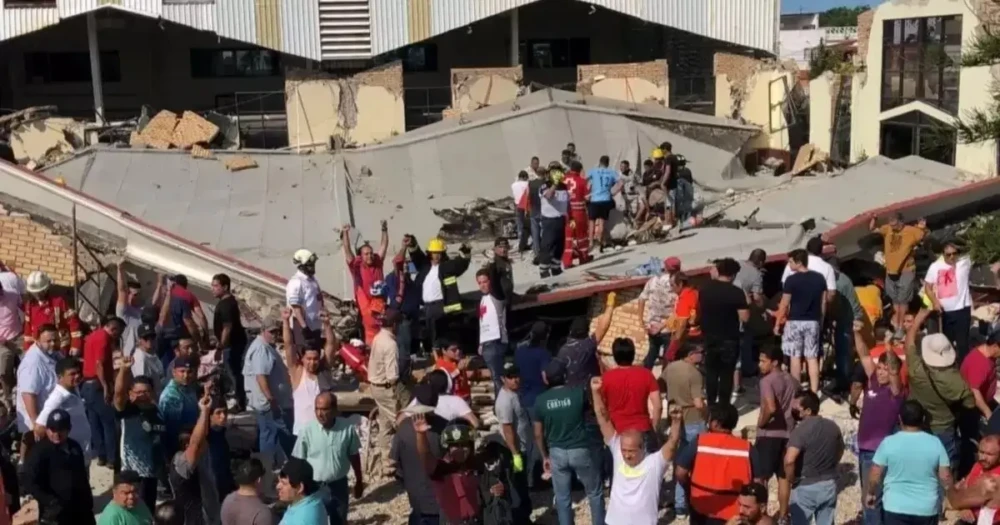 شهيدان ومصابون في انهيار منزل بمخيم المغازي وسط غزة