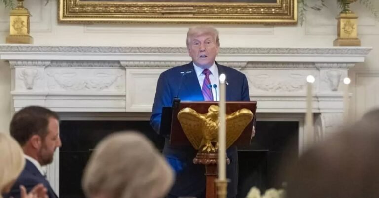 ترامب يعلن خطة تمويل بمليارات الدولارات لغزة ويطرح قوة استقرار دولية في اجتماع “مجلس السلام”