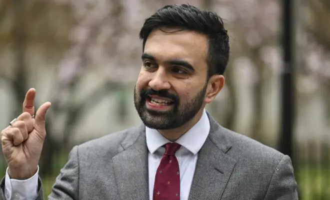 بعد يوم من تسلمه المنصب.. إسرائيل تفتح النار على عمدة نيويورك زهران ممداني