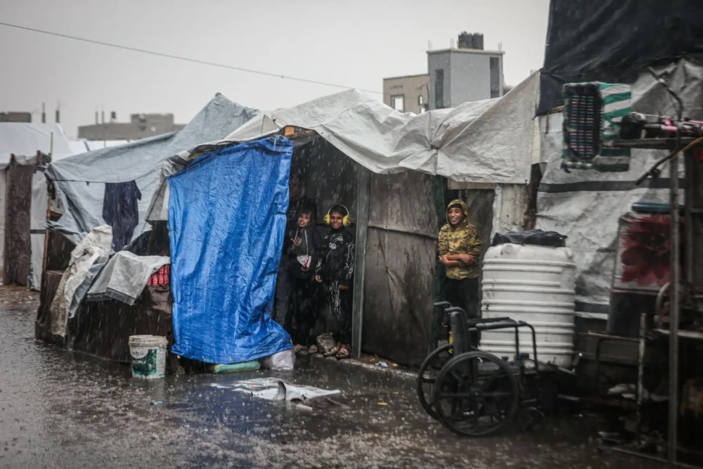 الدفاع المدني بغزة يحذر : ” انهيارات وشيكة” للمباني